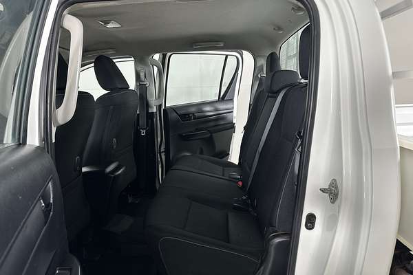 2020 Toyota HILUX SR (4x4) GUN126R FACELIFT 4X4