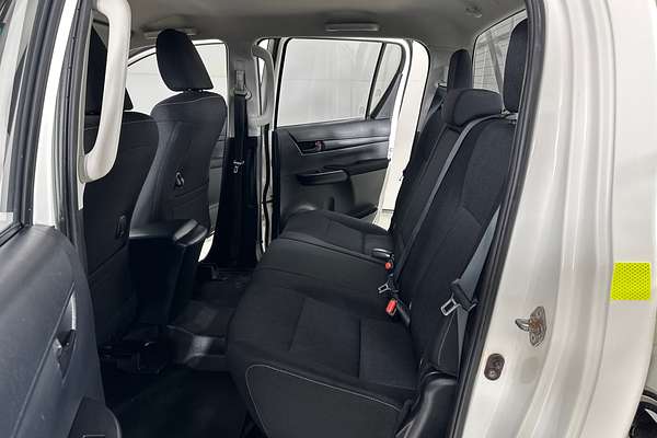 2020 Toyota HILUX SR (4x4) GUN126R FACELIFT 4X4