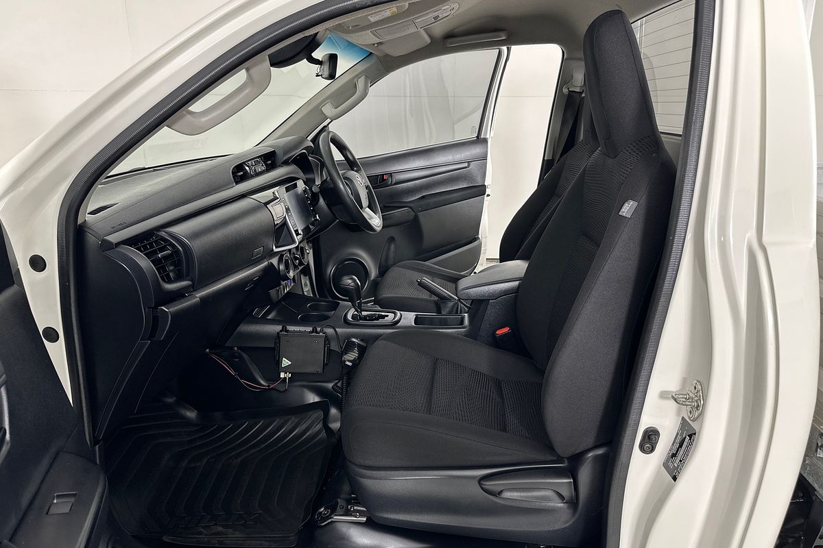 2021 Toyota HILUX SR (4x4) GUN126R FACELIFT 4X4