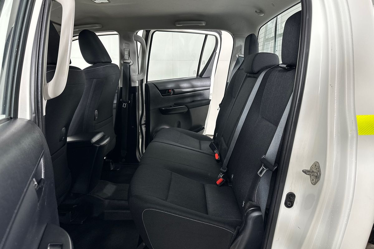 2020 Toyota HILUX SR (4x4) GUN126R FACELIFT 4X4