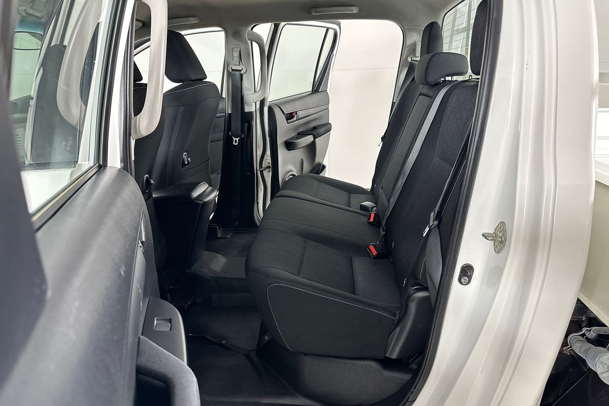 2020 Toyota HILUX SR (4x4) GUN126R FACELIFT 4X4