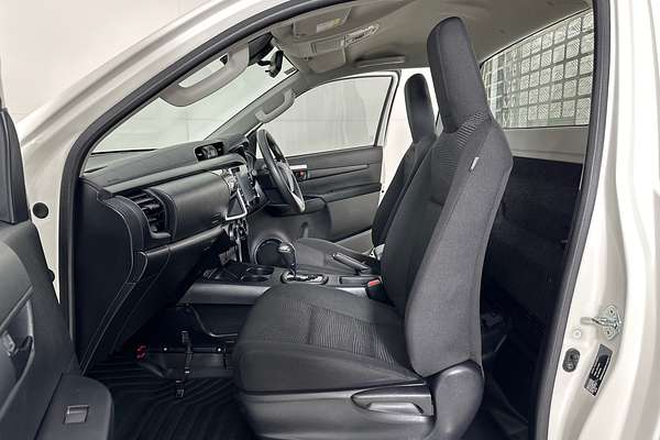2022 Toyota HILUX SR (4x4) GUN126R 4X4