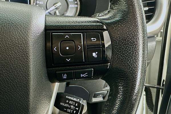 2020 Toyota HILUX SR5 (4x4) GUN126R FACELIFT 4X4