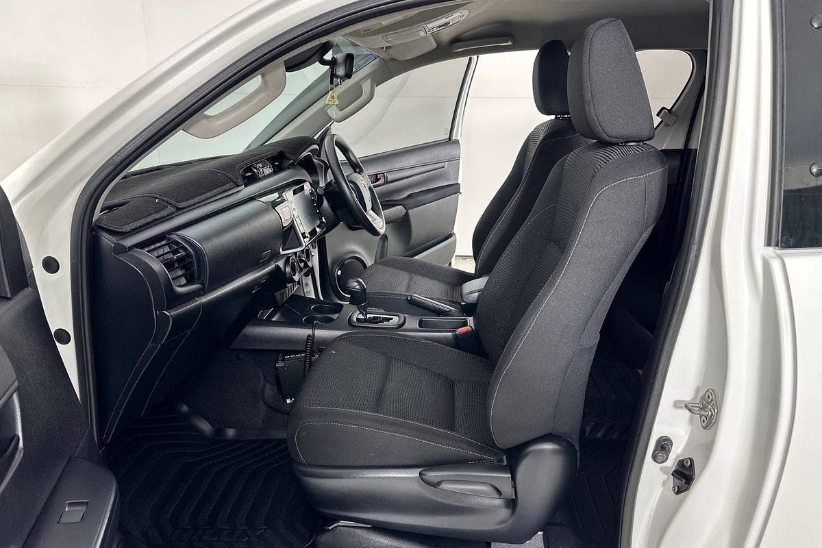 2022 Toyota Hilux SR (4x4) GUN126R 4X4