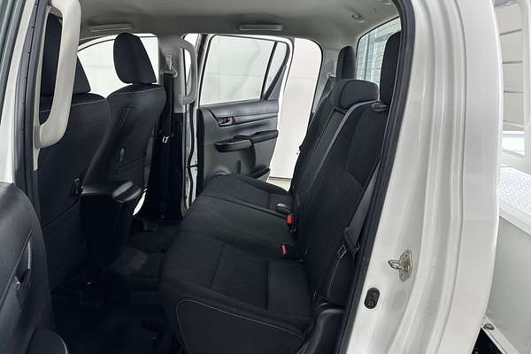 2020 Toyota HILUX SR (4x4) GUN126R FACELIFT 4X4