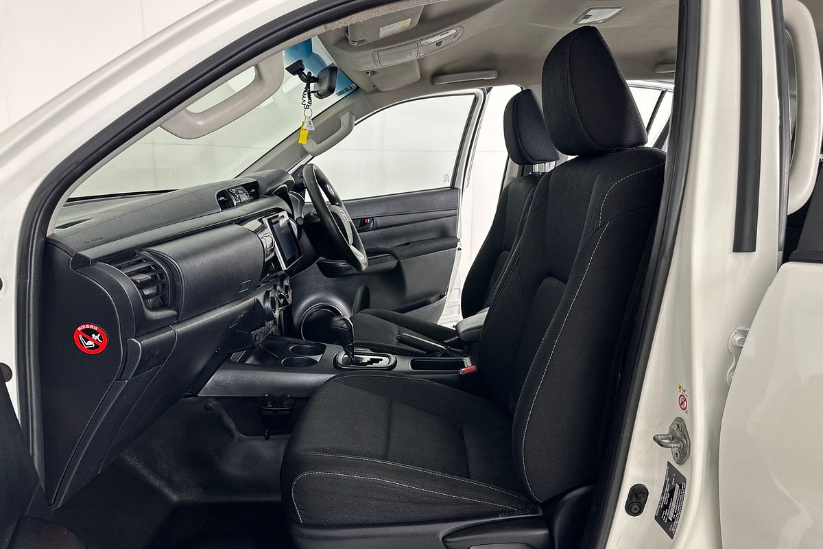 2019 Toyota HILUX SR (4x4) GUN126R MY19 UPGRADE 4X4