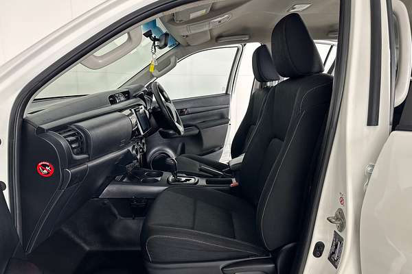 2019 Toyota HILUX SR (4x4) GUN126R MY19 UPGRADE 4X4