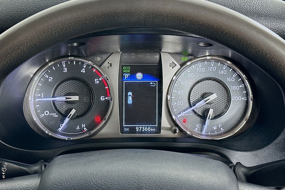 2020 Toyota HILUX SR (4x4) GUN126R FACELIFT 4X4