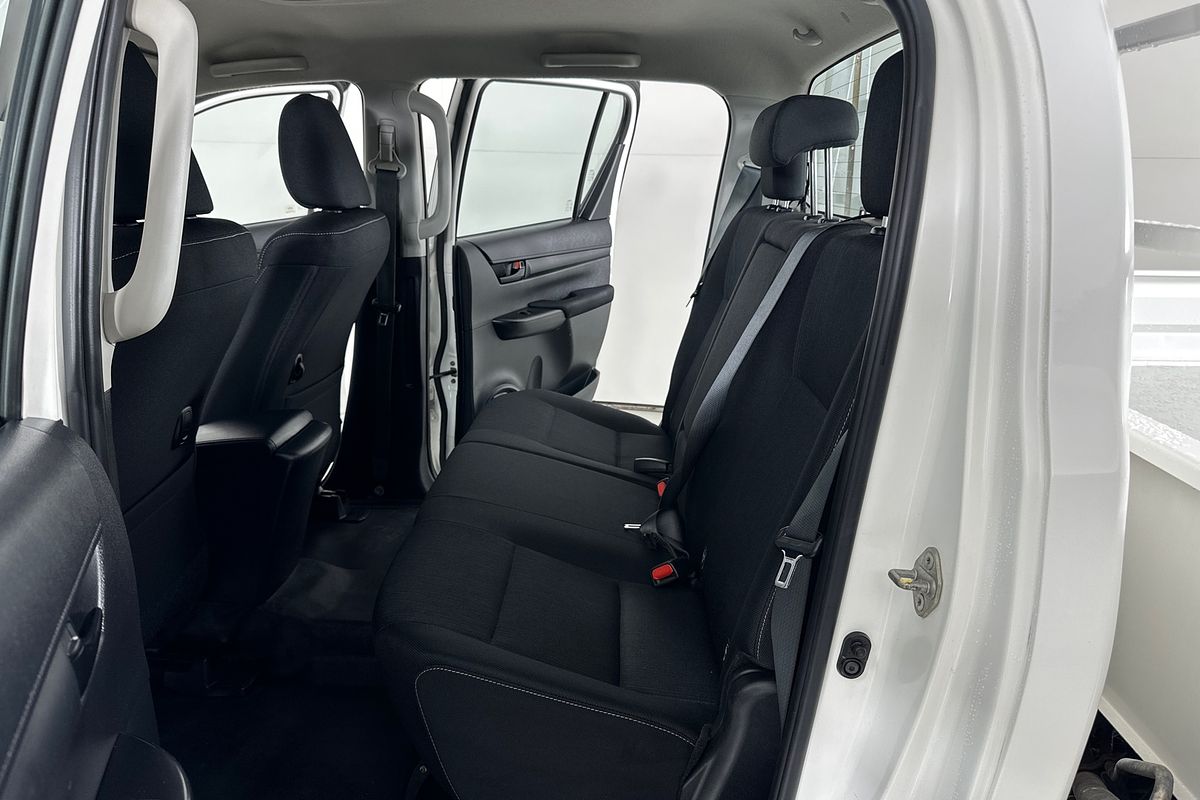 2020 Toyota HILUX SR (4x4) GUN126R FACELIFT 4X4