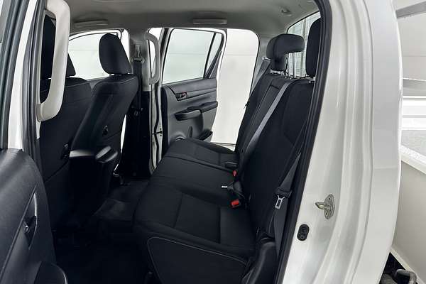 2020 Toyota HILUX SR (4x4) GUN126R FACELIFT 4X4