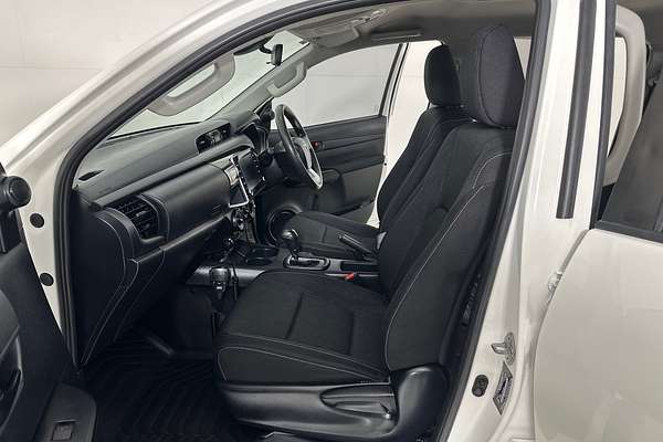2021 Toyota HILUX SR (4x4) GUN126R 4X4