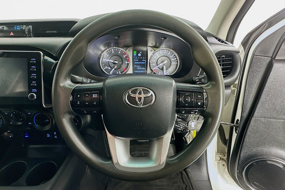 2020 Toyota HILUX SR (4x4) GUN126R FACELIFT 4X4