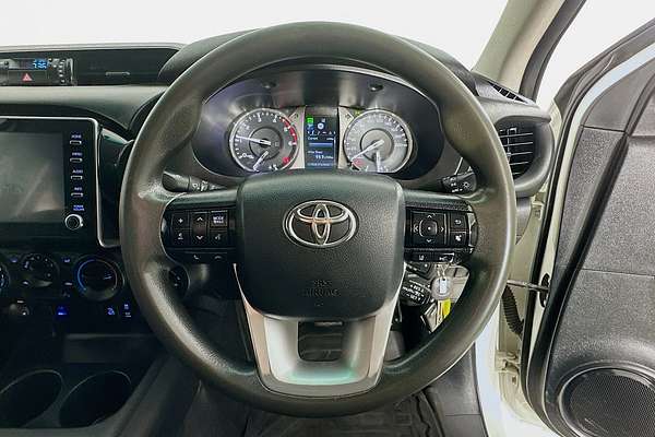 2020 Toyota HILUX SR (4x4) GUN126R FACELIFT 4X4