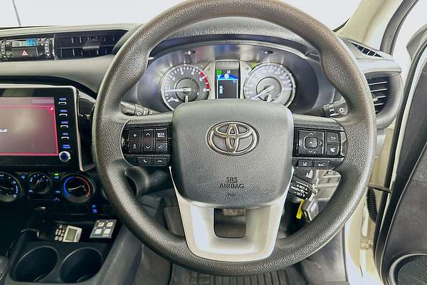 2020 Toyota Hilux SR (4x4) GUN126R FACELIFT 4X4