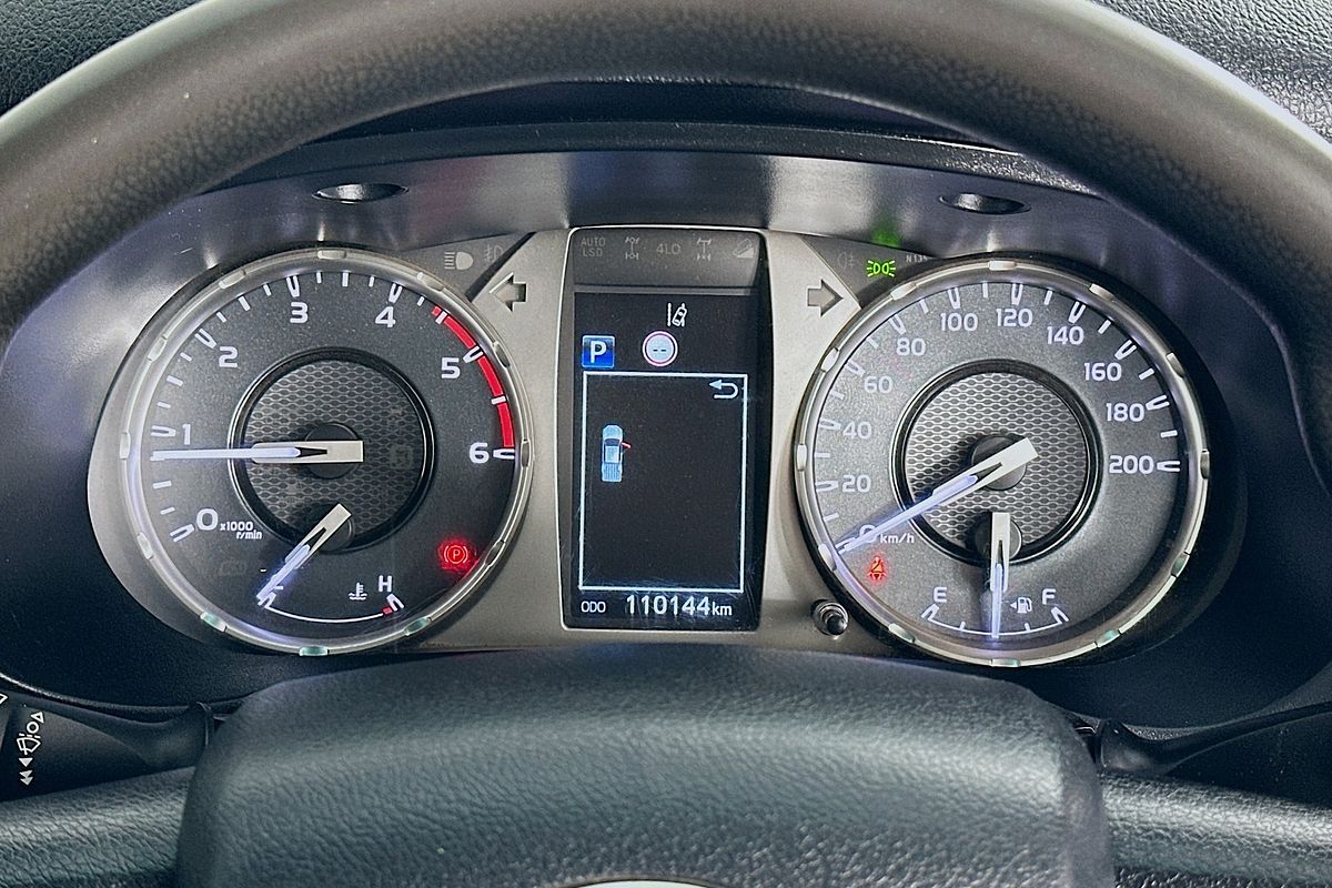 2020 Toyota HILUX SR (4x4) GUN126R FACELIFT 4X4