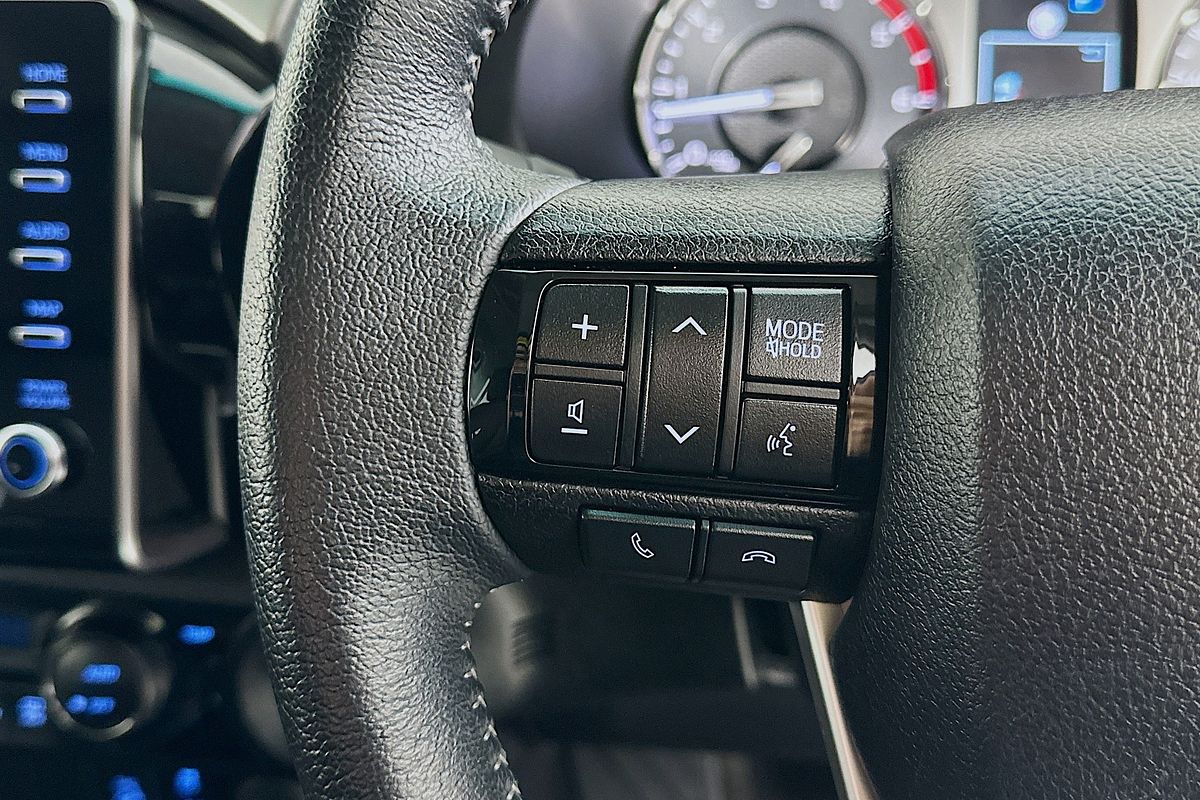2022 Toyota HILUX SR5 (4x4) GUN126R 4X4