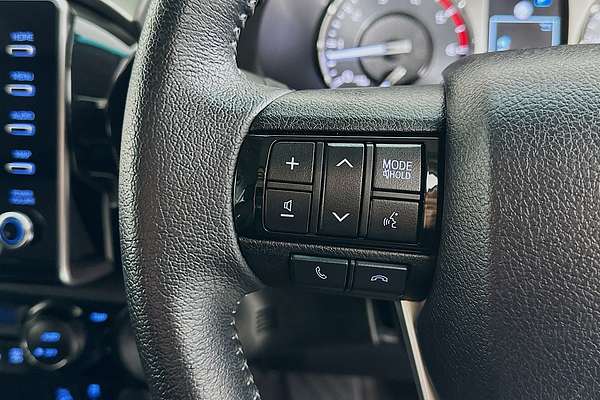 2022 Toyota HILUX SR5 (4x4) GUN126R 4X4