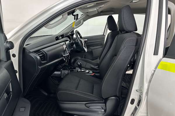 2024 Toyota HILUX SR (4x4) GUN126R 4X4