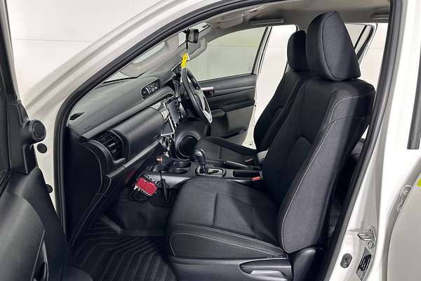 2022 Toyota HILUX SR (4x4) GUN126R 4X4