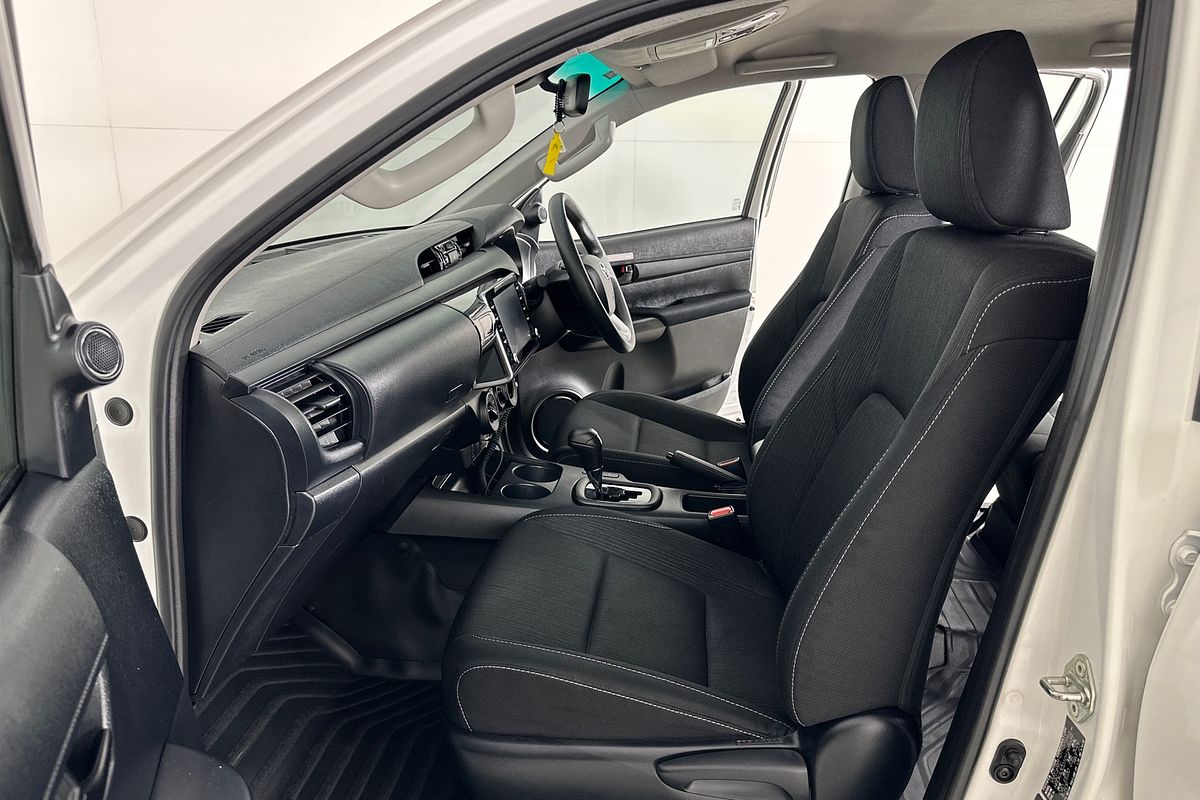 2023 Toyota HILUX SR (4x4) GUN126R 4X4