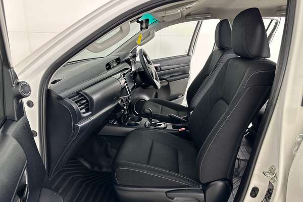 2023 Toyota HILUX SR (4x4) GUN126R 4X4