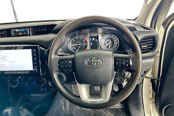 2020 Toyota HILUX SR (4x4) GUN126R FACELIFT 4X4