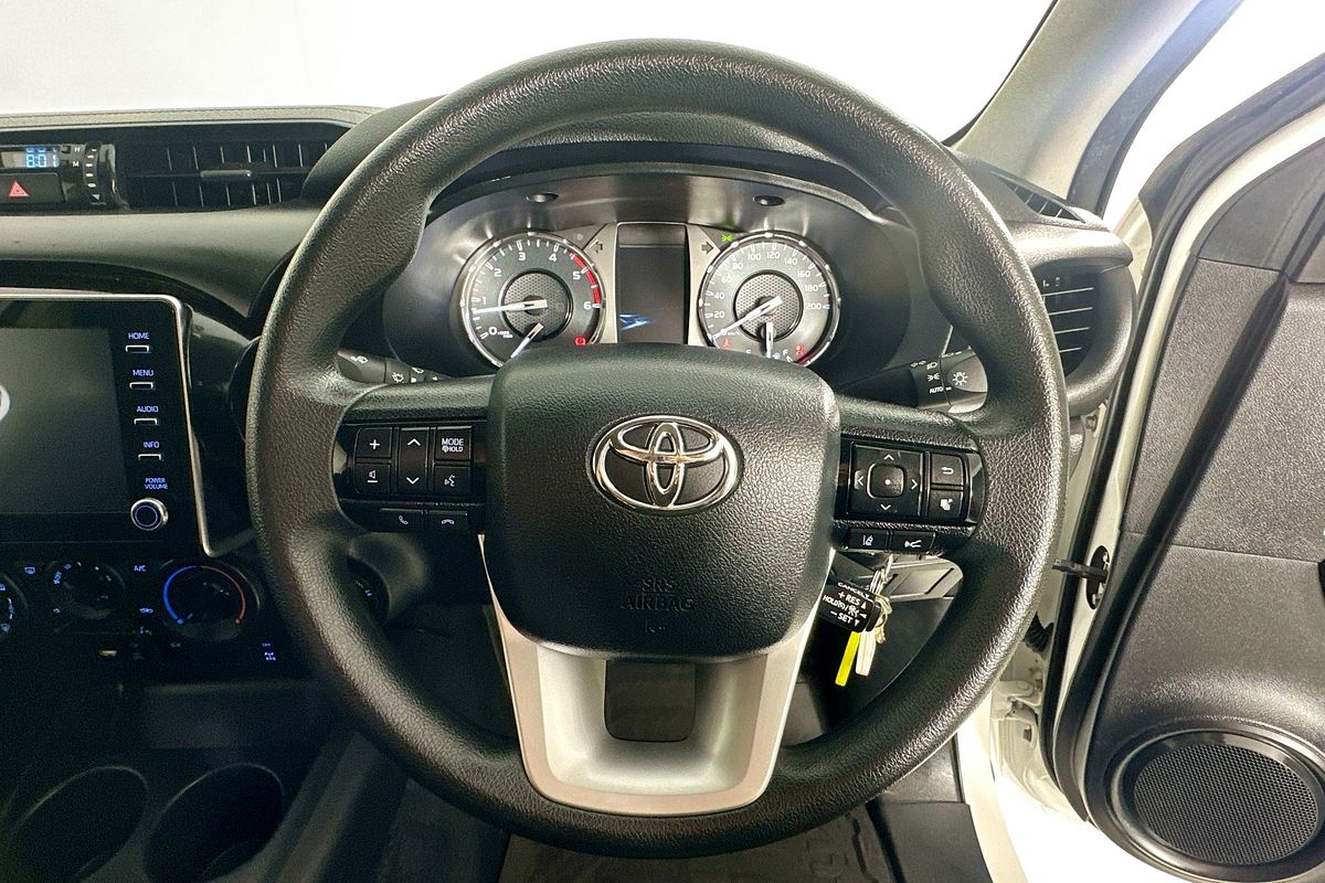 2020 Toyota Hilux SR (4x4) GUN126R FACELIFT 4X4