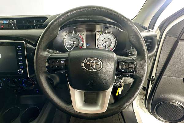 2020 Toyota Hilux SR (4x4) GUN126R FACELIFT 4X4