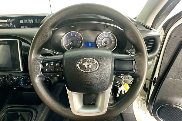 2017 Toyota HILUX SR (4x4) GUN126R 4X4