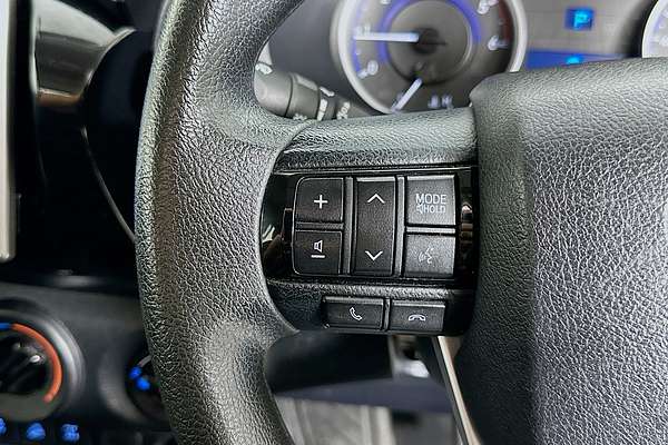 2017 Toyota HILUX SR (4x4) GUN126R 4X4