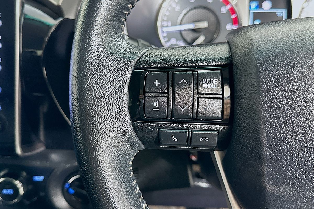 2021 Toyota HILUX SR5 (4x4) GUN126R 4X4