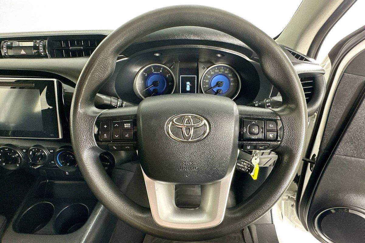 2020 Toyota Hilux SR (4x4) GUN126R FACELIFT 4X4