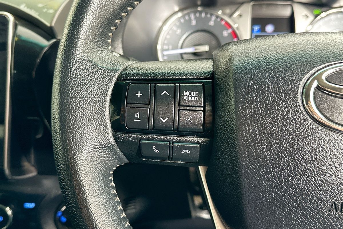 2021 Toyota HILUX SR5 (4x4) GUN126R FACELIFT 4X4