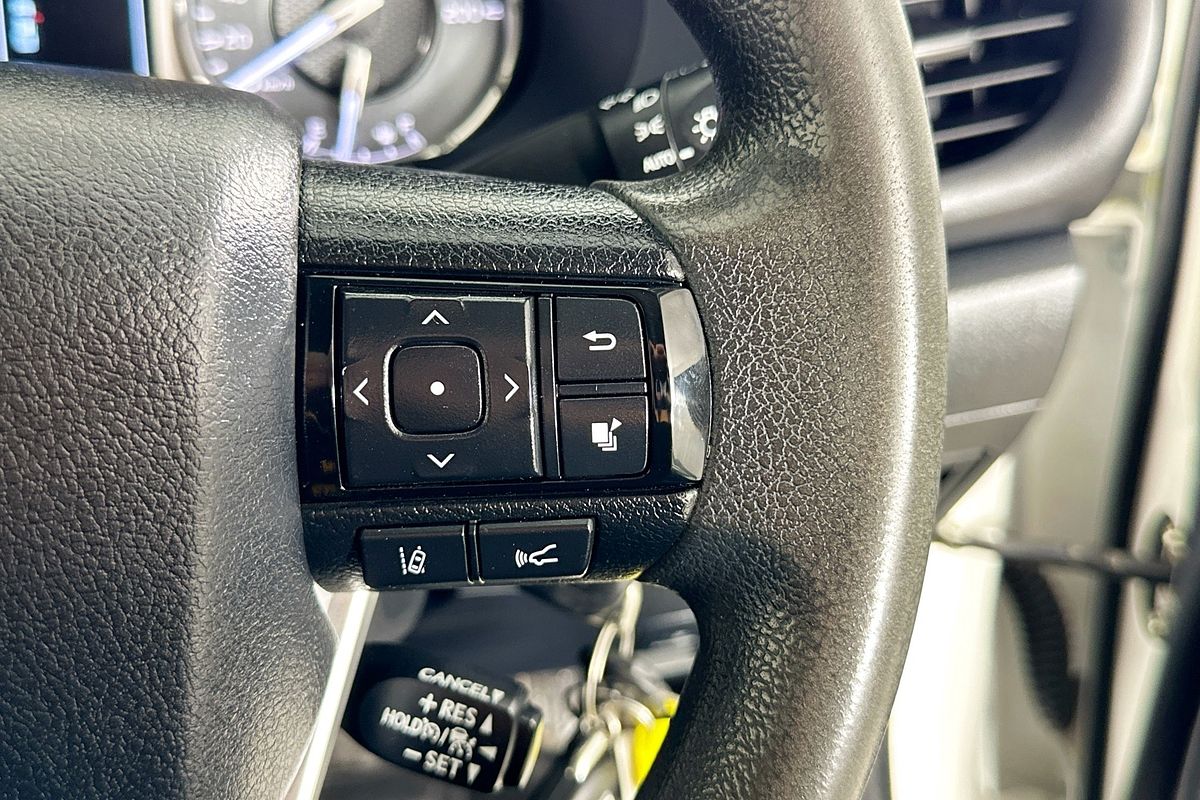 2020 Toyota HILUX SR (4x4) GUN126R FACELIFT 4X4
