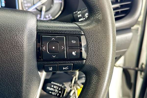 2020 Toyota HILUX SR (4x4) GUN126R FACELIFT 4X4