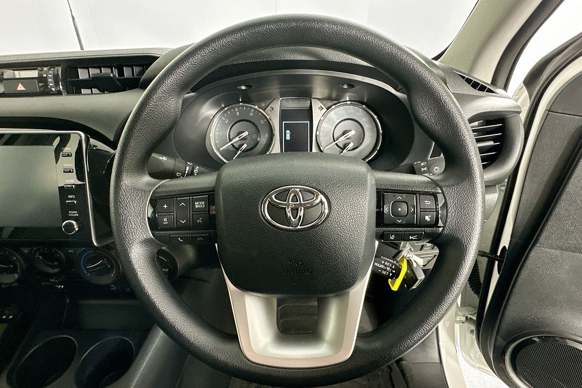 2024 Toyota HILUX SR (4x4) GUN126R 4X4