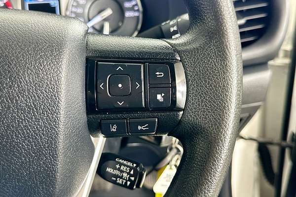 2020 Toyota HILUX SR (4x4) GUN126R FACELIFT 4X4