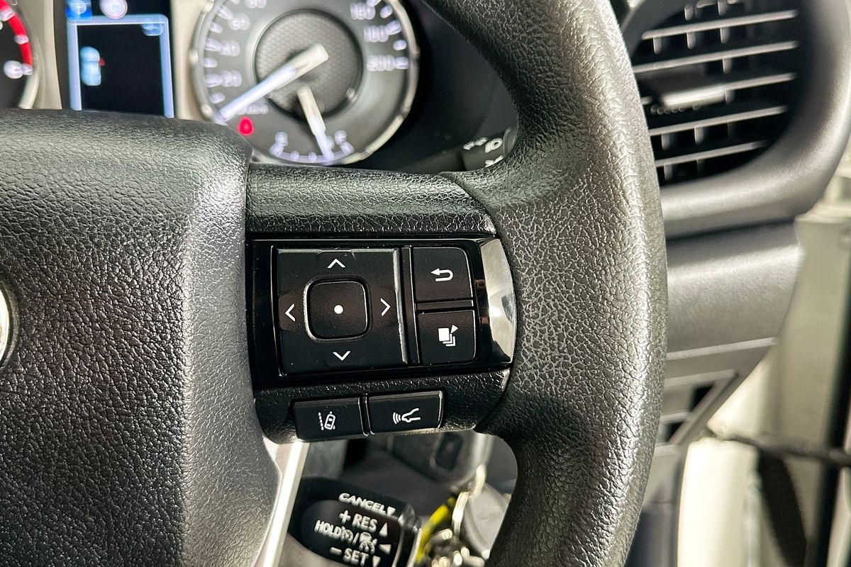 2020 Toyota HILUX SR (4x4) GUN126R FACELIFT 4X4