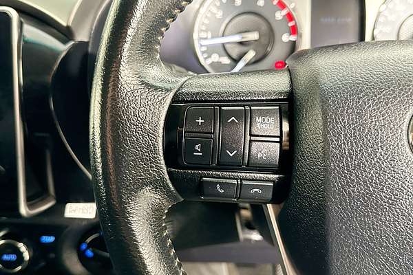 2021 Toyota HILUX SR5 (4x4) GUN126R FACELIFT 4X4