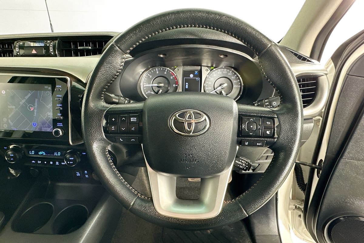 2021 Toyota HILUX SR5 (4x4) GUN126R FACELIFT 4X4