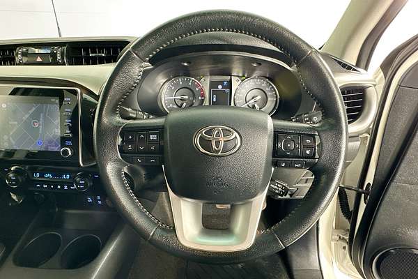 2021 Toyota HILUX SR5 (4x4) GUN126R FACELIFT 4X4