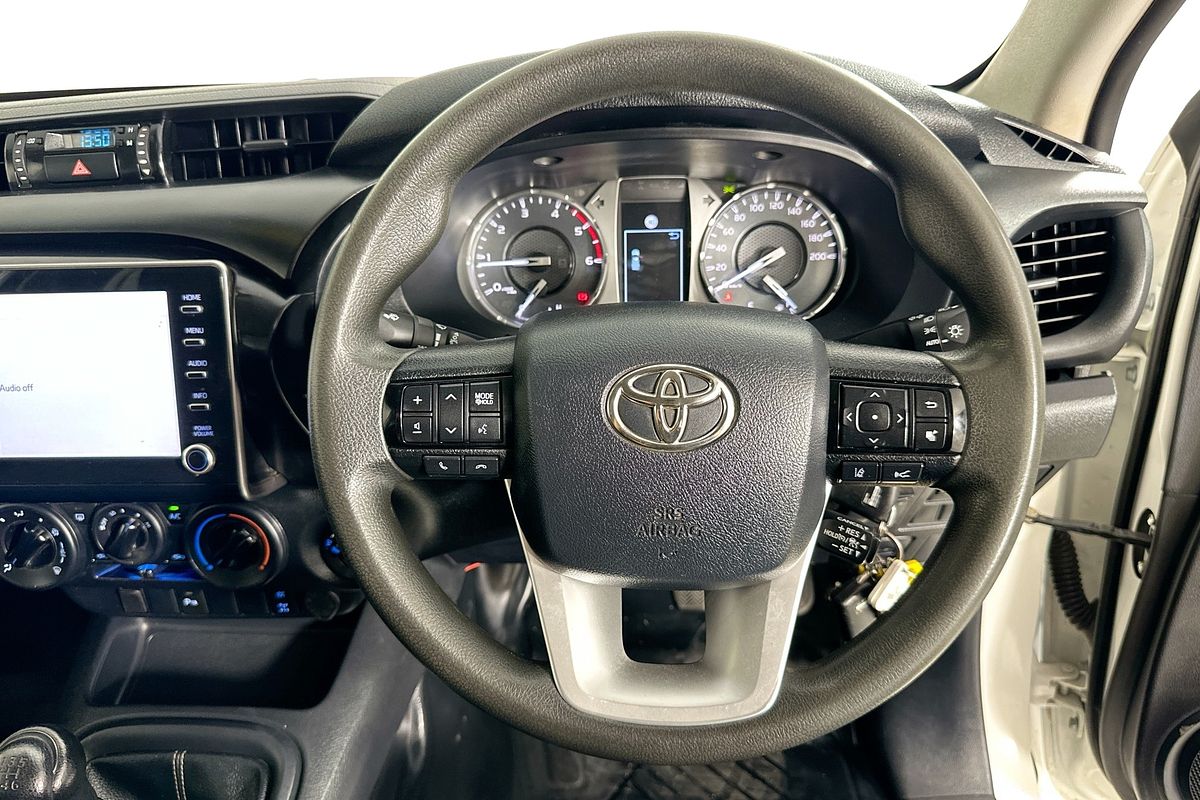 2020 Toyota HILUX SR (4x4) GUN126R FACELIFT 4X4