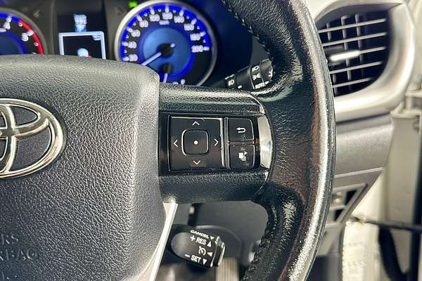 2015 Toyota HILUX SR5 (4x4) GUN126R 4X4