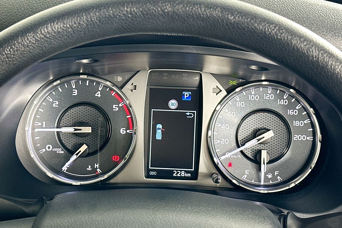 2024 Toyota HILUX SR (4x4) GUN126R 4X4