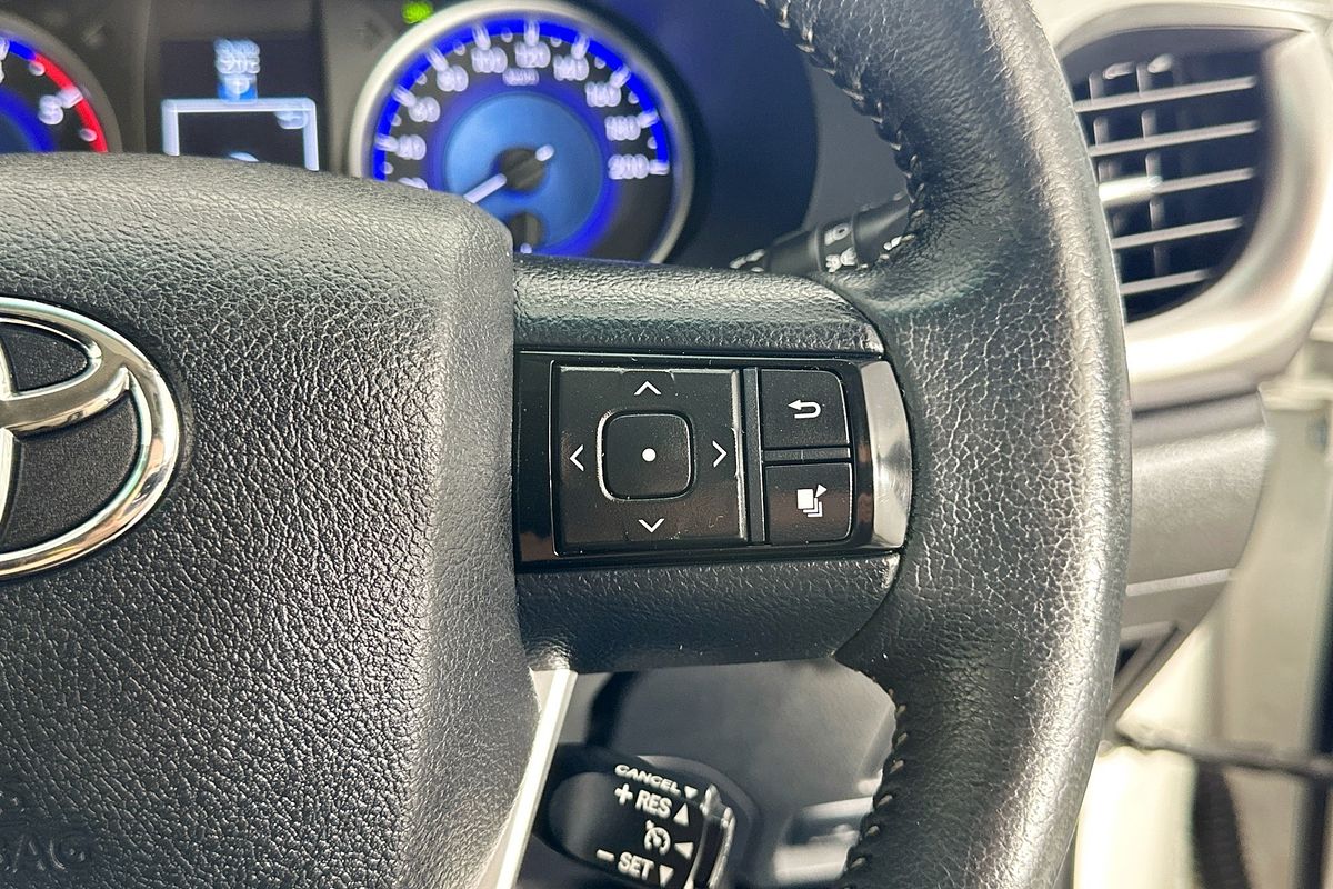 2017 Toyota HILUX SR5 (4x4) GUN126R 4X4