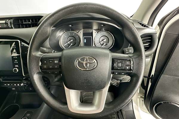 2024 Toyota HILUX SR 48V (4x4) GUN126R 4X4