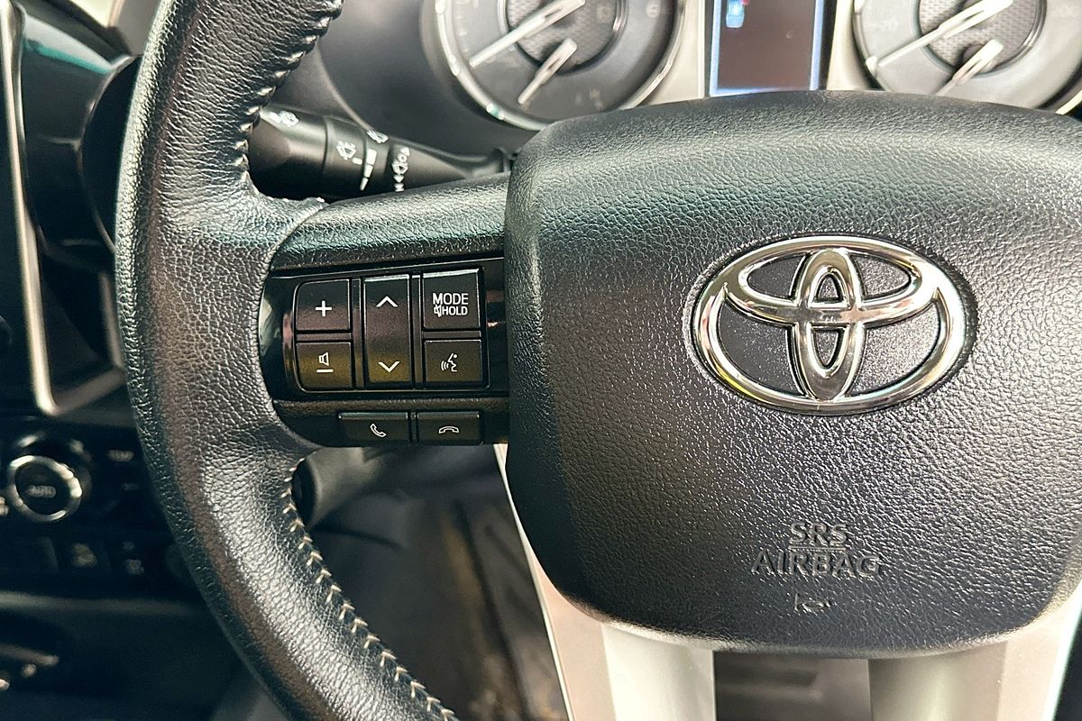 2021 Toyota HILUX SR5 (4x4) GUN126R FACELIFT 4X4