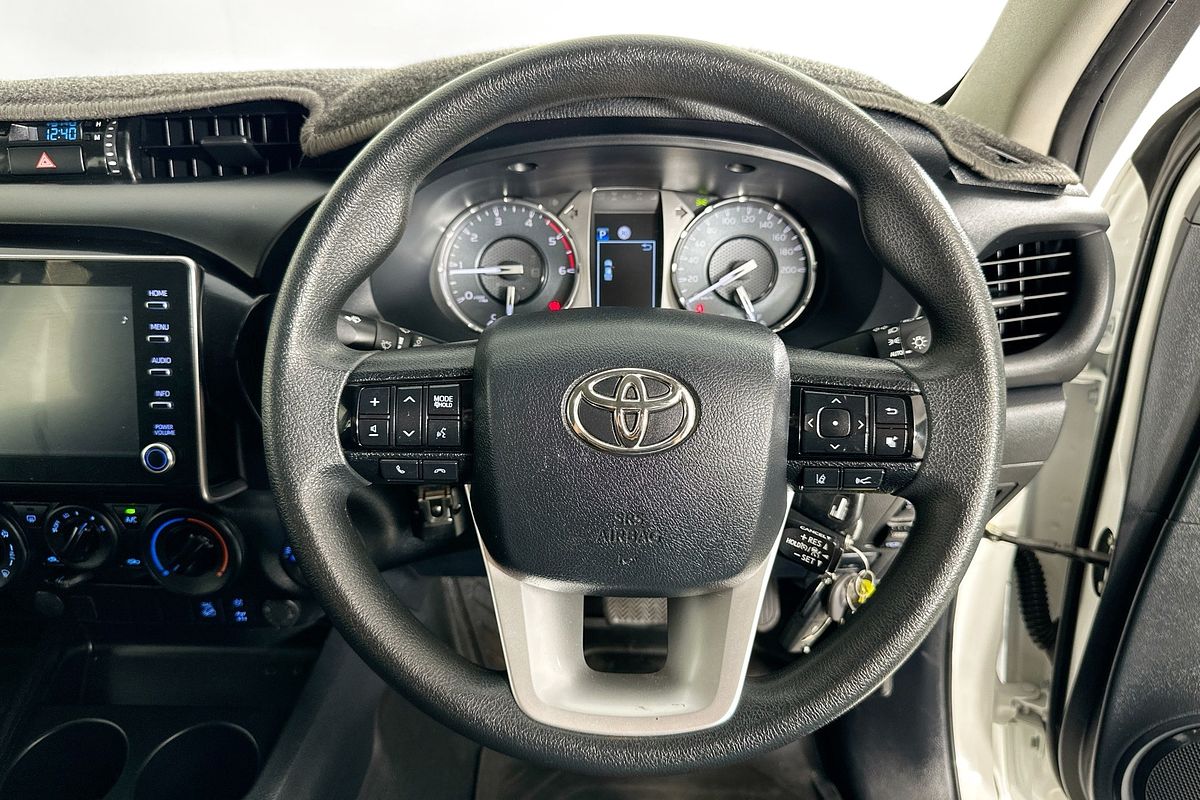 2020 Toyota HILUX SR (4x4) GUN126R FACELIFT 4X4