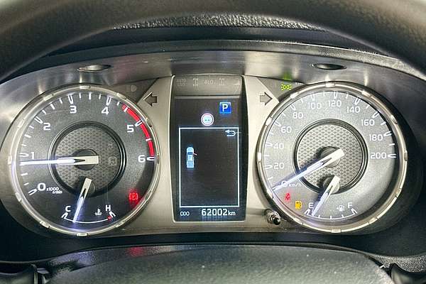 2022 Toyota HILUX SR (4x4) STEEL WHEELS GUN126R 4X4