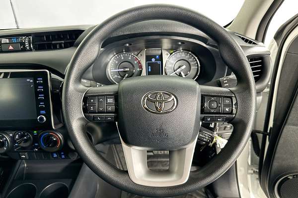 2025 Toyota HILUX SR (4x4) STEEL WHEELS GUN126R RC 4X4